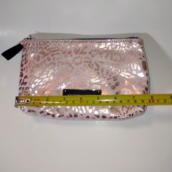 Victoria Secret Cosmetic Bag. NWOT - Picture 13 of 13